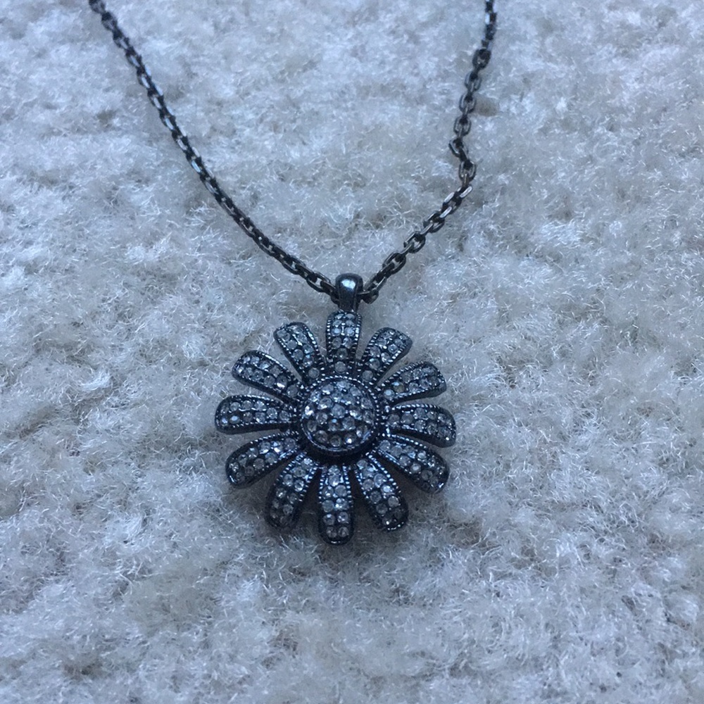 Fossil Flower Necklace - Picture 1 of 3